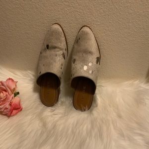 Women's Shoes Size 8M Silver Leather Slip On H. S.